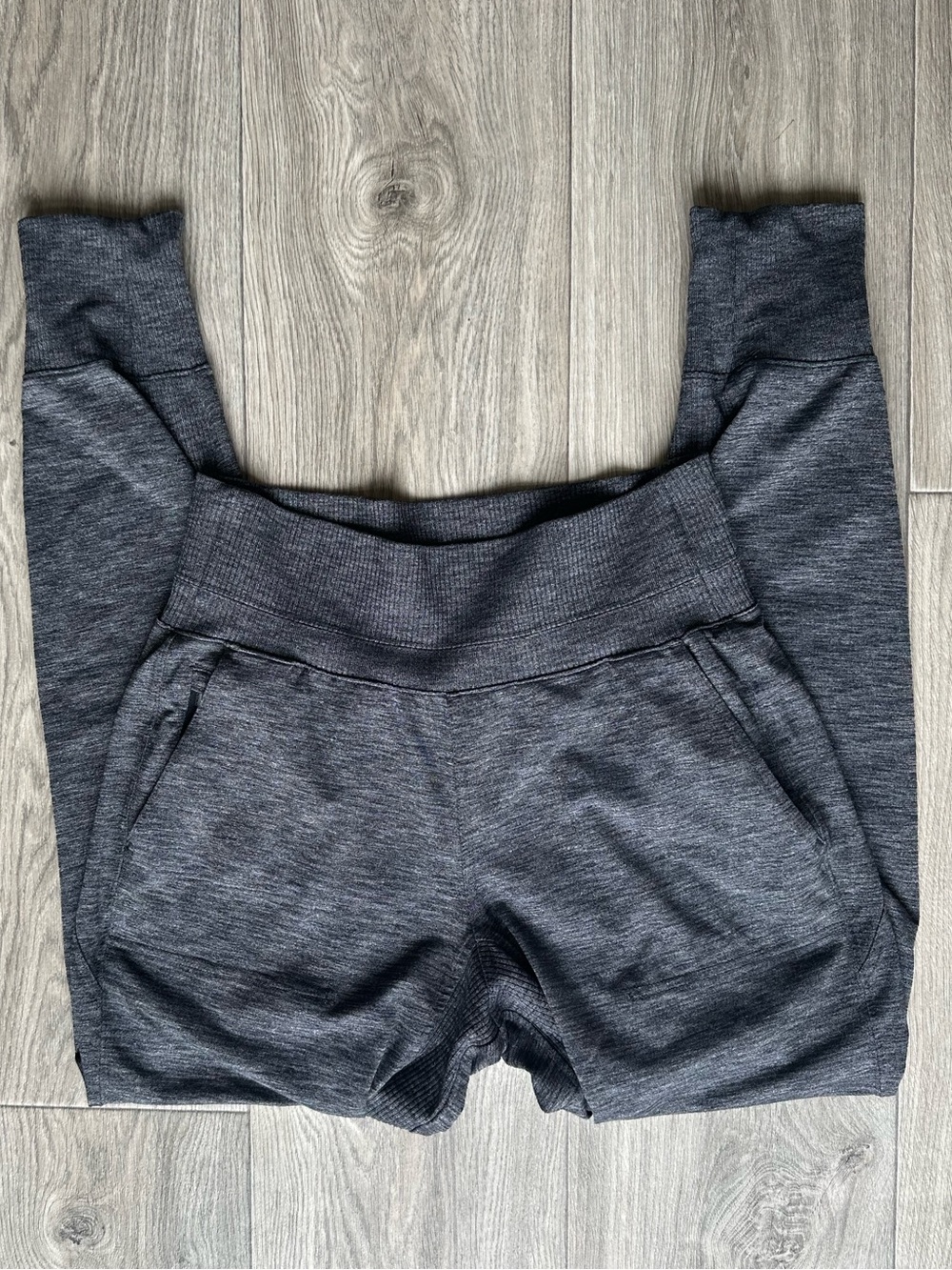 🩶Athleta Venice Jogger in Heather Gray size XS🩶